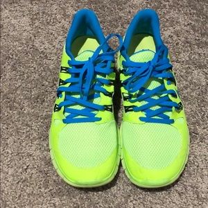 Men’s or women’s Nike free shoes